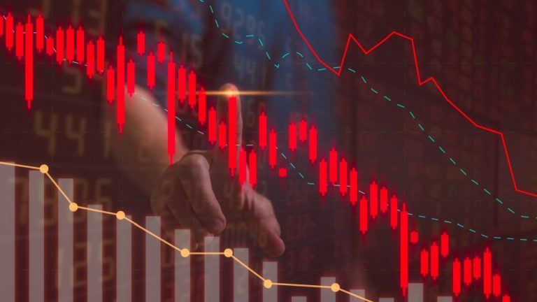 Robert Kiyosaki Warns the World Is in Recession—Doubles Down on Bitcoin